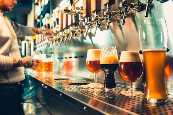 Bière blonde, brune, blanche ou ambrée : quelles différences ?