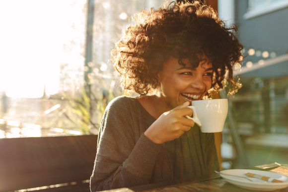 Santé : voici quelle épice ajouter à votre café pour multiplier ses bienfaits !