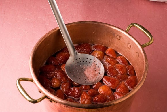 Confiture maison : pourquoi il peut être judicieux de la cuire deux fois ?