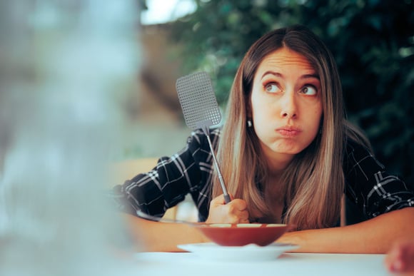Voici les aliments à éviter si vous ne voulez pas attirer les moustiques vers vous !