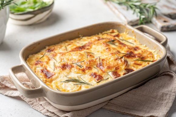 Pour votre prochain repas en famille, testez le gratin dauphinois de la cheffe Hélène Darroze !