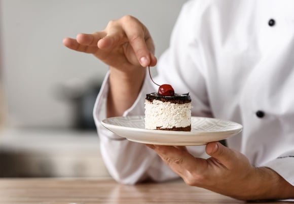 D'où vient l'expression "la cerise sur le gâteau" ?