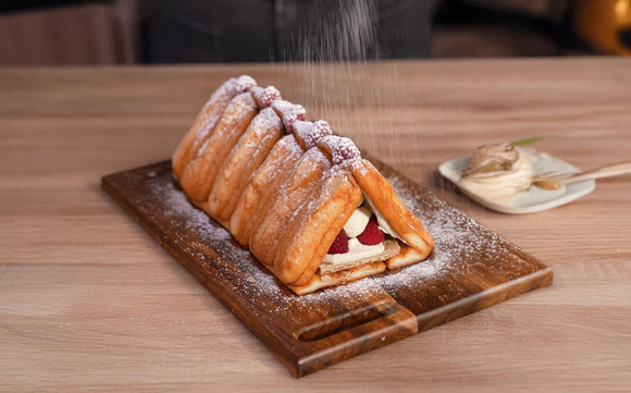 Cette bûche hyper simple avec des biscuits cuillère va sauver votre dessert de Noël