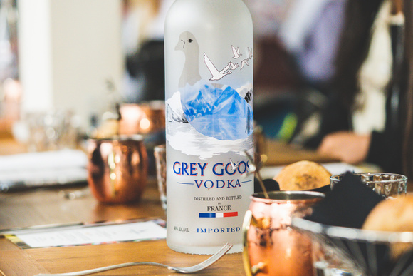 Spécial apéro : quels cocktails préparer avec de la vodka et que servir avec ?