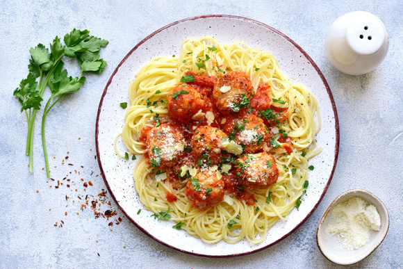 Saint-Valentin : surprenez votre moitié avec cette recette de boulettes de viande à l’italienne