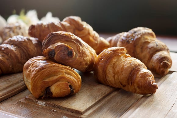 "Vous pouvez aussi faire le test du café” : voici les conseils de ces boulangers pour reconnaître des viennoiseries artisanales