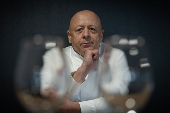 Thierry Marx dévoile sa recette de mousse au chocolat avec seulement 2 ingrédients !