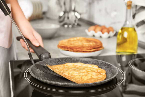 Chandeleur : comment savoir quand retourner sa crêpe dans la poêle ?