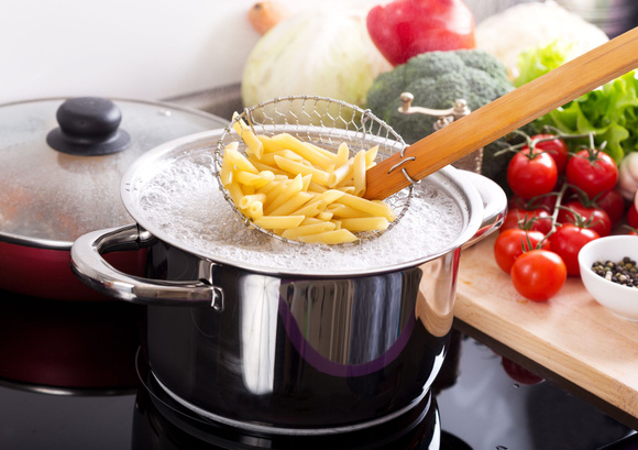 Ne jetez plus ces 8 eaux de cuisson, utilisez-les en soin pour les cheveux !
