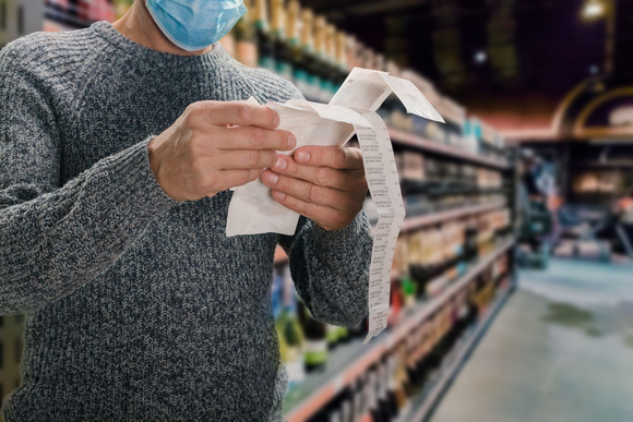 L'inflation empire les difficultés financières subies par les étudiants. Adobestock
