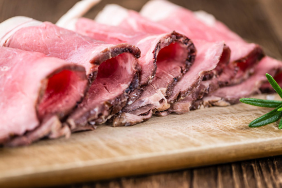 Rappel produit : ces tranches de rôti de bœuf vendues dans toute la France ne doivent pas être consommées