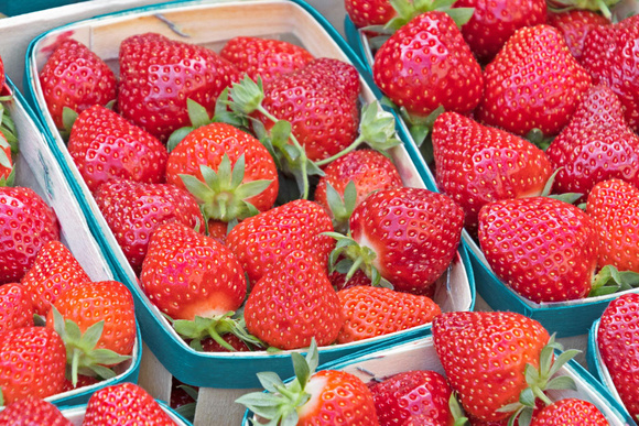 "Les premières fraises sont très chères" : une primeur MOF nous partage ses conseils pour les payer moins cher !