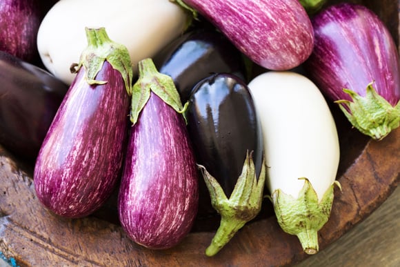 Découvrez cette astuce anti-gaspi de François-Régis Gaudry pour utiliser vos chutes de peau d’aubergines
