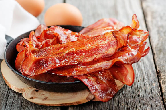 Comment obtenir du bacon ultra croustillant ? Voici l’astuce bien connue des américains qui change tout !