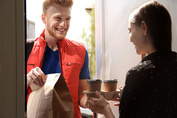 L'offre de livraison de repas s'est diversifiée en 2021. Adobestock