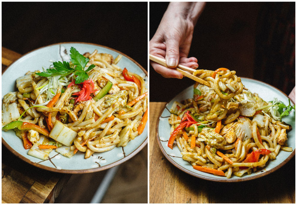 Yaki udon aux nouilles épaisses de riz maison / Yoann Gloaguen 