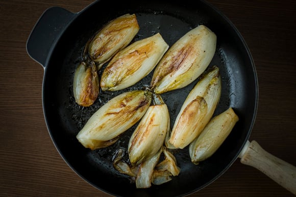 “C’est la saison des endives” : Laurent Mariotte vous dévoile sa recette favorite pour se régaler avec ce légume