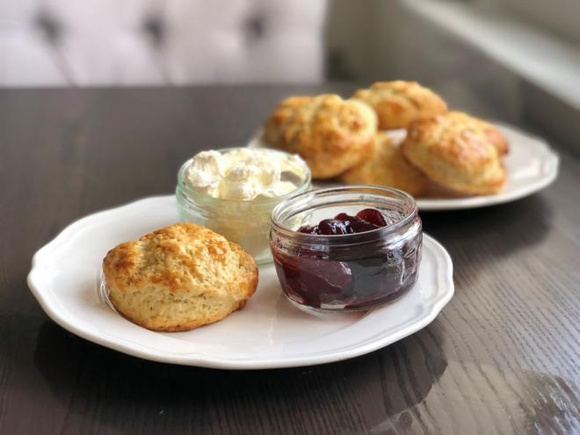 Scones. @VisitBritain / Lisa Grellmann