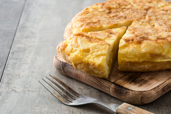 Tortilla espagnole Adobe stock