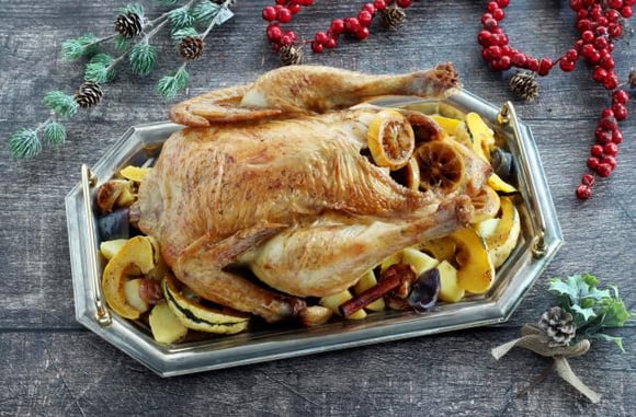 Chapon rôti aux épices et ses légumes sautés au miel. Silvia Santucci