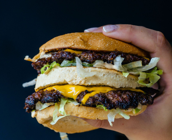 Encore meilleur qu’au resto, Norbert Tarayre nous montre comment faire très facilement un smash burger