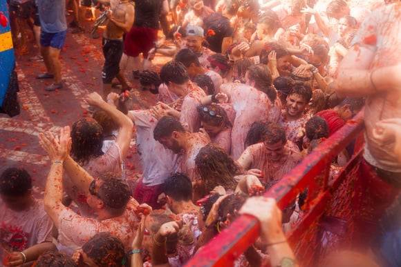 “Bataille de la tomate” : on vous explique cette tradition espagnole la plus folle au monde