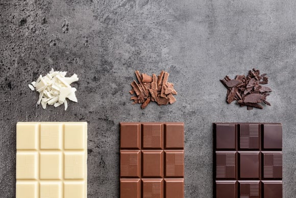 Tablette de chocolat noir, lait ou blanc : il y a quoi dedans ?