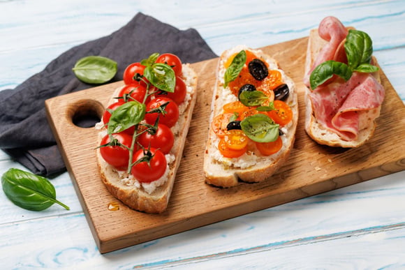 Rapides, faciles, 5 idées de tartines estivales pour un dîner express