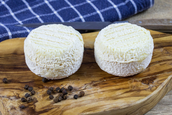 Rappel produit :  plusieurs crottins de chèvre vendus dans toute la France en supermarché contaminés par E.Coli