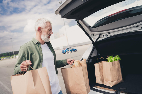 Drive ou grande surface : quelle option permet vraiment de payer moins cher ses courses ?