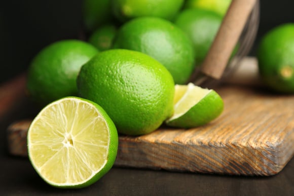 Comment utiliser le citron vert en pâtisserie ? Adobestock
