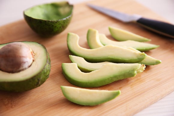 Les pickles d’avocat, la nouvelle tendance qu’on n’est pas sûr de vouloir tester