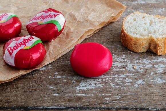 Babybel, le célèbre fromage à coque rouge va changer : voici pourquoi