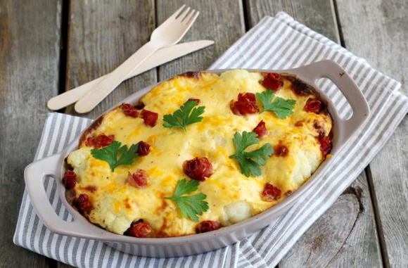 Gratin de chou-fleur à la mimolette et jambon serrano. Silvia Santucci