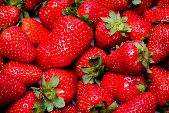 Faut-il laver les fraises avant ou après les avoir équeutées ?
