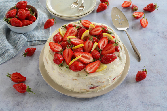 Fête des mères : ce gâteau aux fraises et citron qui va faire fondre toutes les mamans !
