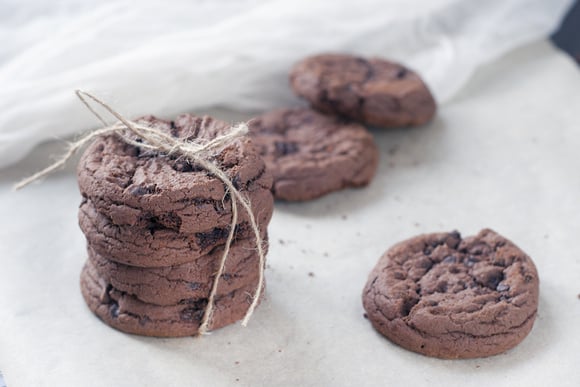 Biscuits tout chocolat. Adobestock