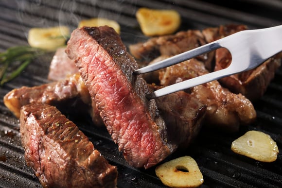 Les aliments cuits à 63°C ou plus ont moins de risque d'être contaminés par un germe. Adobestock