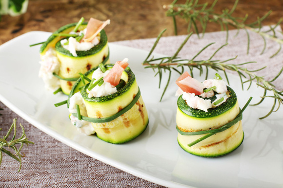 20 idées de recettes avec du saumon fumé pour votre entrée de Noël !