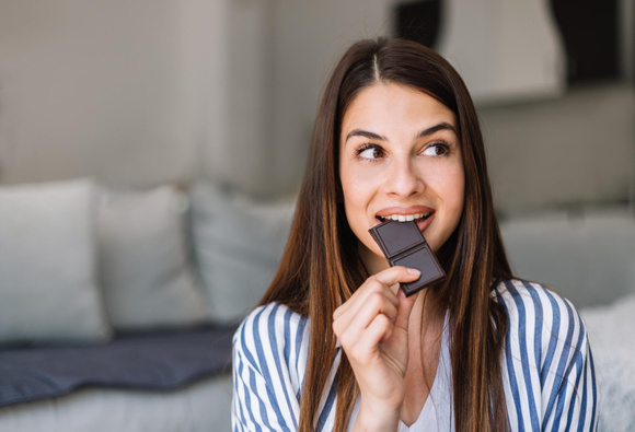 Découvrez la portion exacte de chocolat à savourer chaque jour pour profiter de ses bienfaits
