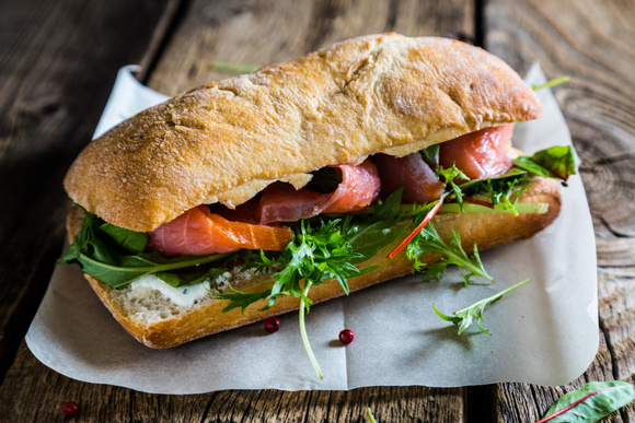 Vous ne devinerez jamais avec quoi remplacer le pain pour vos sandwichs cet été !