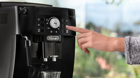 La machine à café De'Longhi Magnifica S chute de 25% pendant le Black Friday Amazon