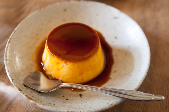 La texture est parfaite : voici notre recette pour faire des crèmes aux œufs comme nos grands-mères