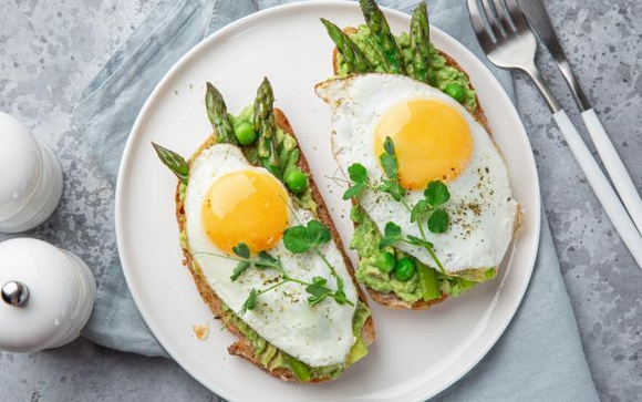 Profitez de la saison des asperges avec ses délicieuses recettes qui sentent bon le printemps !
