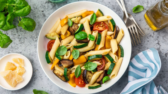 Repas sur le pouce : 10 recettes de pâtes prêtes en un rien de temps pour se régaler sans attendre !