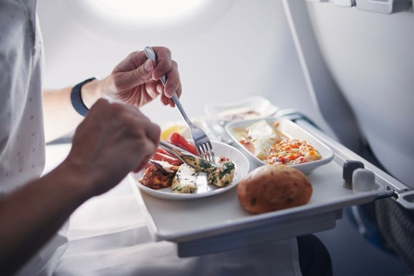 Classe éco, business et première : voici les compagnies qui proposent les meilleurs repas en 2023