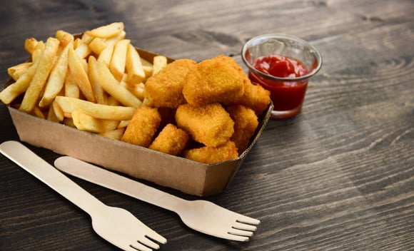 Les nuggets sont-ils fabriqués avec des poussins broyés ?