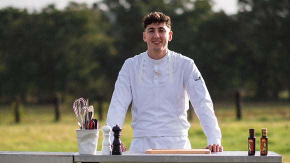 Le gagnant de Top chef 2024 dévoile la recette d’un croque jambon-comté-coquillettes terriblement appétissant