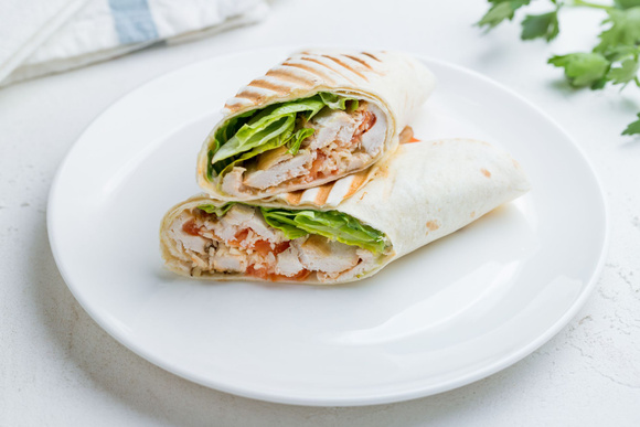 Wraps de poulet. Adobestock