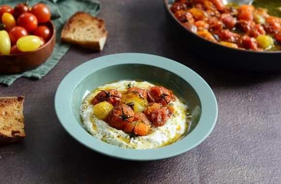 Tomates confites et crémeux à la féta. Nadia Paprikas